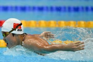 Chinese Teen Swimmer Yu Zidi Wins 200m IM Gold, Nearly Breaks World Record